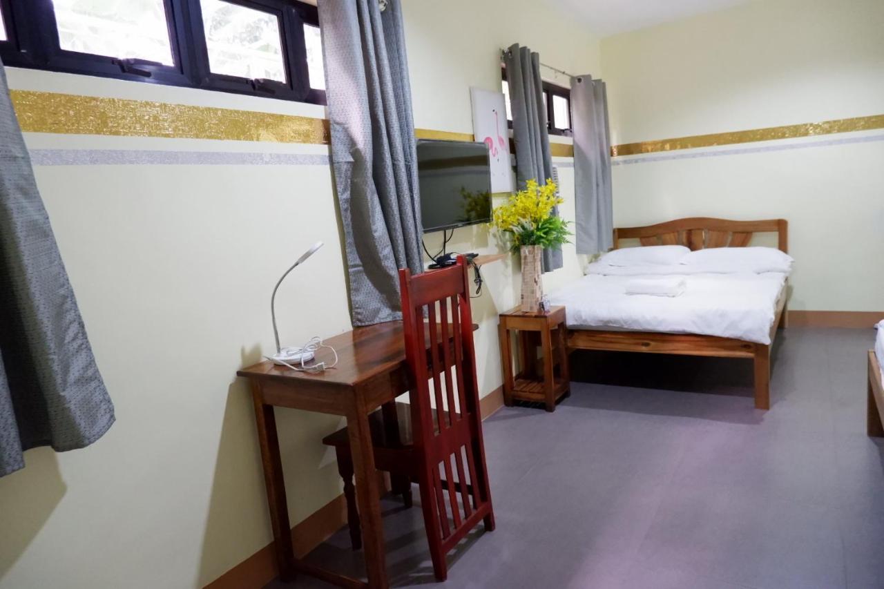 Nellie's Place Inn *