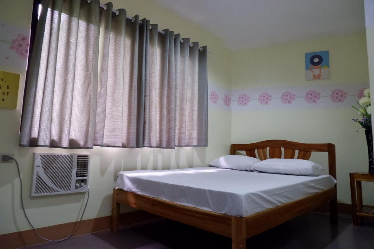 Nellie's Place Inn *